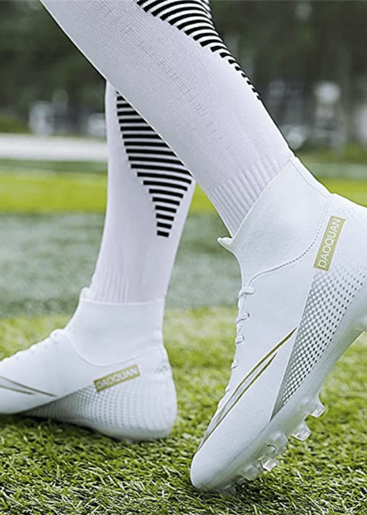 nuovo white soccer cleats